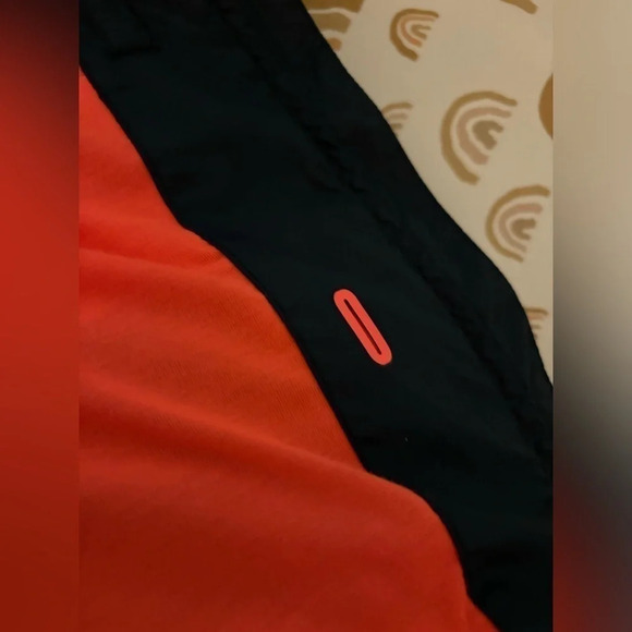 Lululemon Run: Get Up‎ And Glow Jacket *Reflective 4 light flare inkwell hooded - Picture 6 of 10